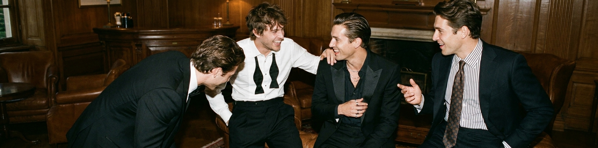 Groomsmen Suit Coordination: Digital Tracking Made Easy